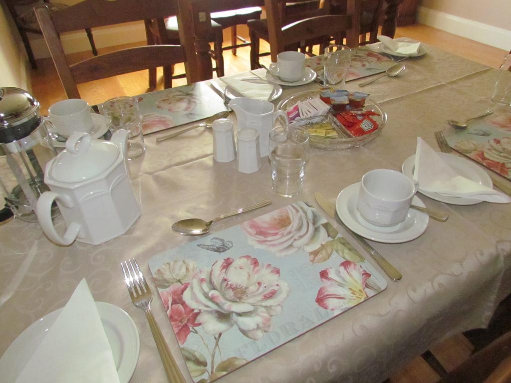 Gate Lodge B&B Portumna Extérieur photo
